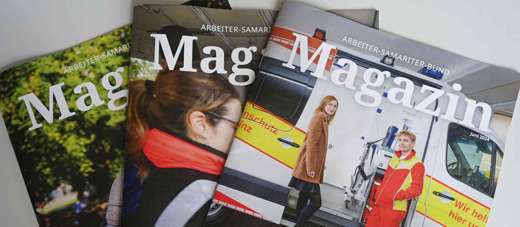 Drei ASB-Magazine als Stapel